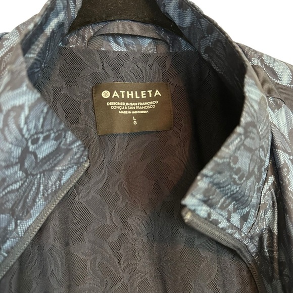 Athleta Sightseer Lace Jacket Navy Blue Floral Mesh Zip Bomber Windbreaker Large - Picture 13 of 14